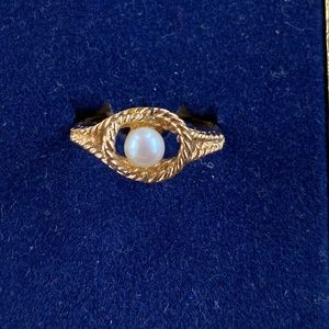 Vintage Avon Cultured Pearl Ring